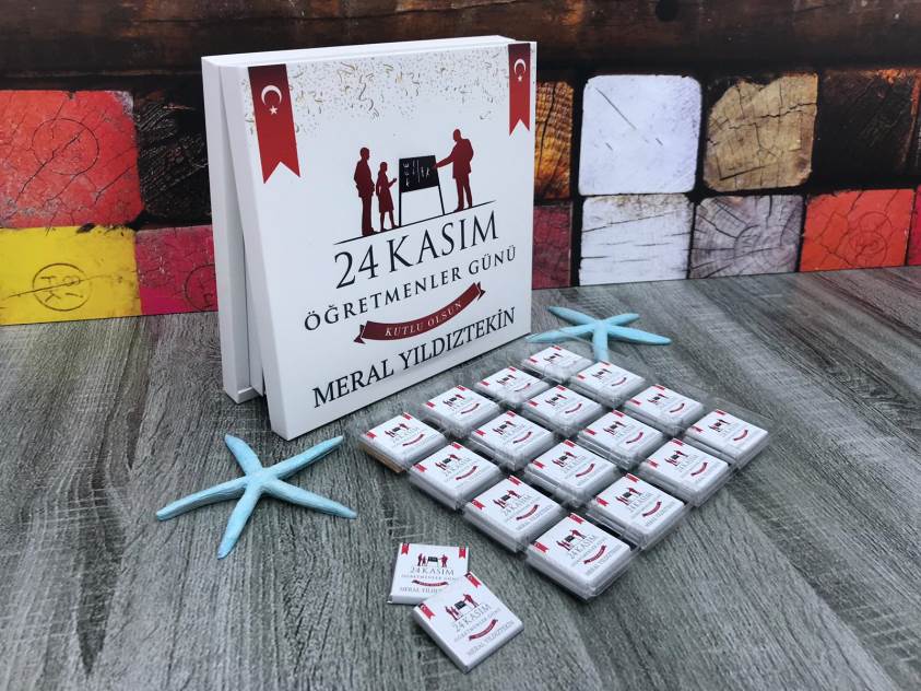 Öğretmenler Gününe Özel Kare Karton Kutu 48li Çikolata 002